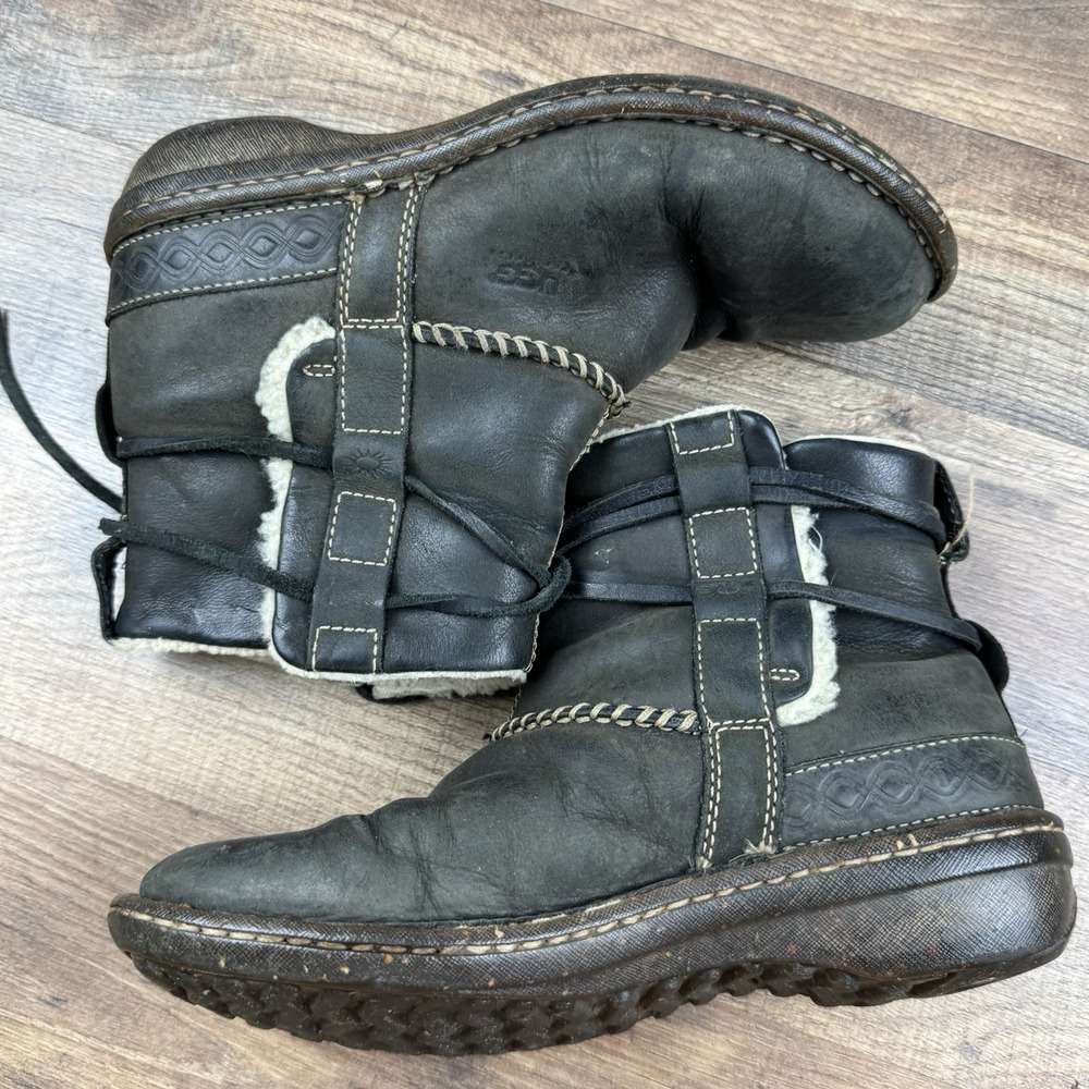 • UGG Australia Cove Shearling Lined Ankle Winter Leather Boots 7 FLAWS